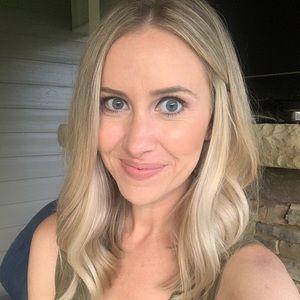 Meet your Posher, Alecia